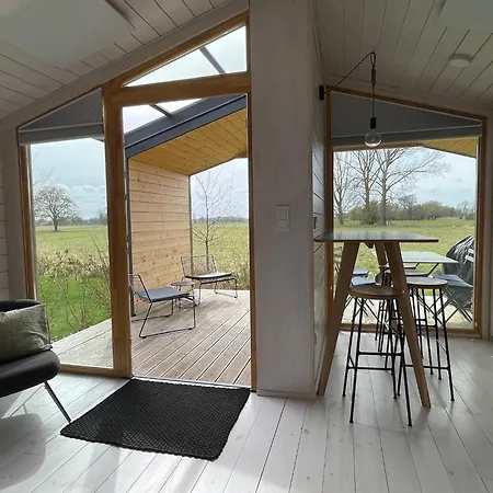 203 Modernes Tiny House An Der Elbe Mit Blick Ins Gruene Casa vacanze